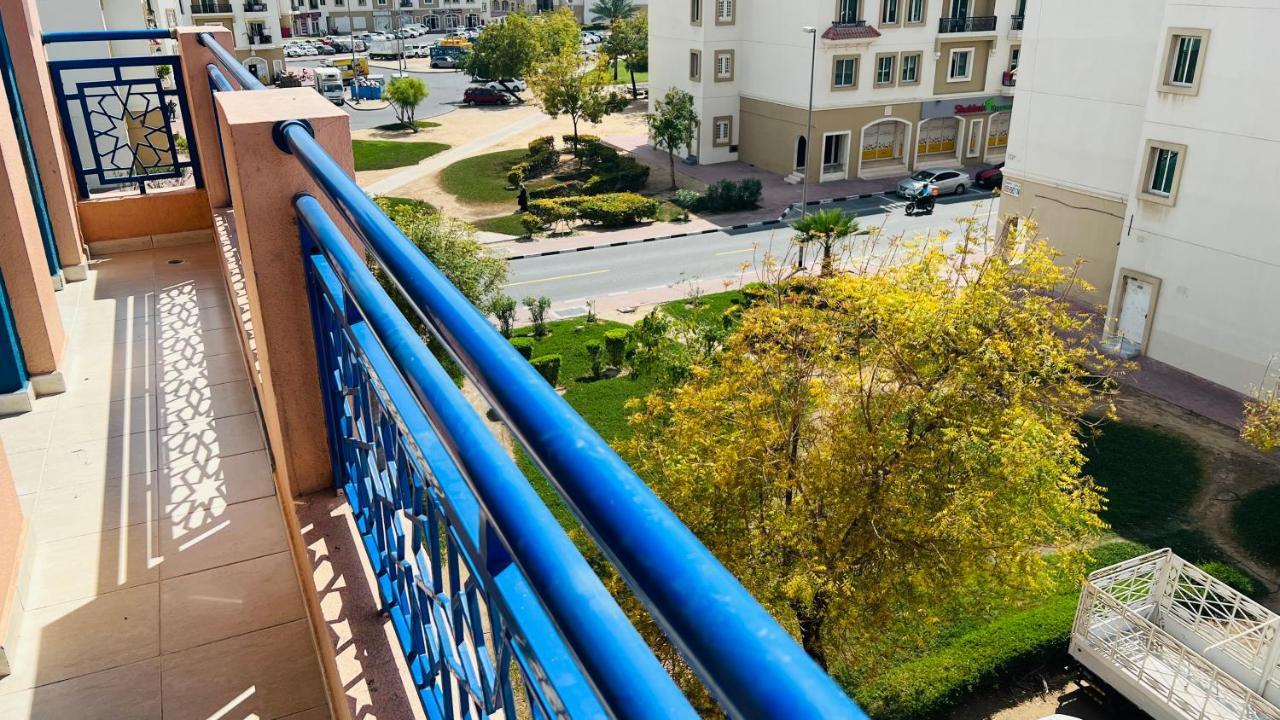 Newly Furnished Cozy One Bed Room Apartment 2 Bathroom City View Дубай Екстер'єр фото