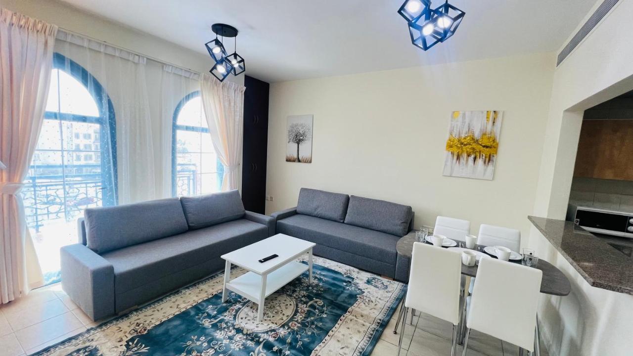 Newly Furnished Cozy One Bed Room Apartment 2 Bathroom City View Дубай Екстер'єр фото