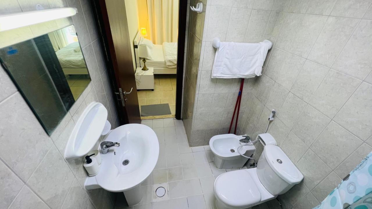 Newly Furnished Cozy One Bed Room Apartment 2 Bathroom City View Дубай Екстер'єр фото