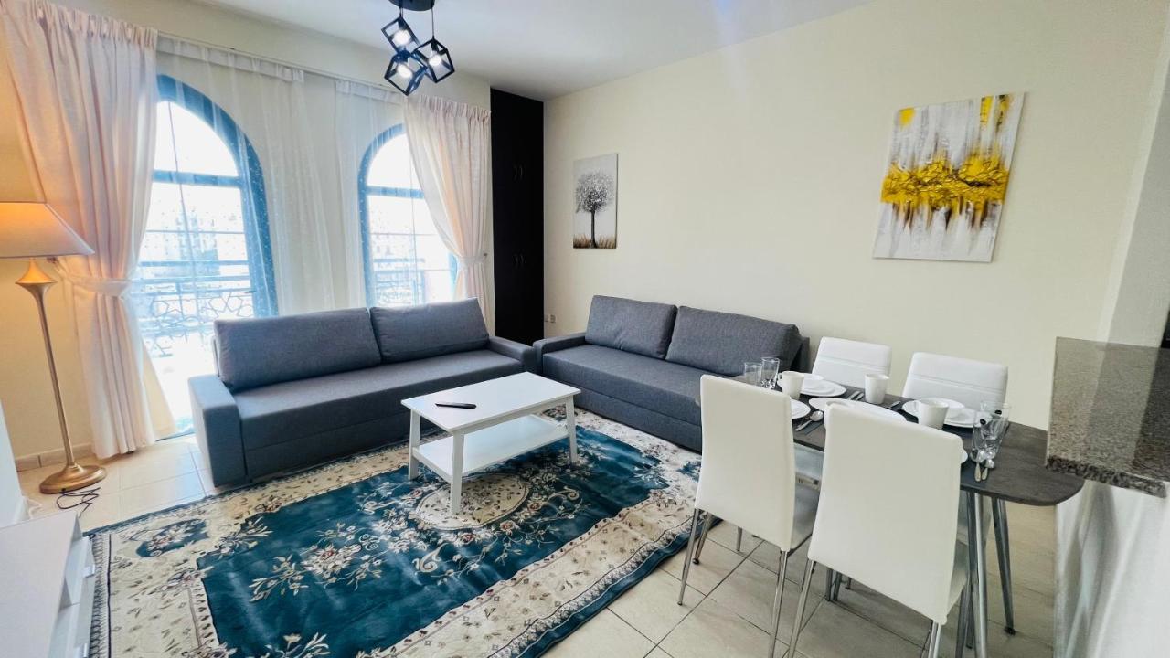 Newly Furnished Cozy One Bed Room Apartment 2 Bathroom City View Дубай Екстер'єр фото